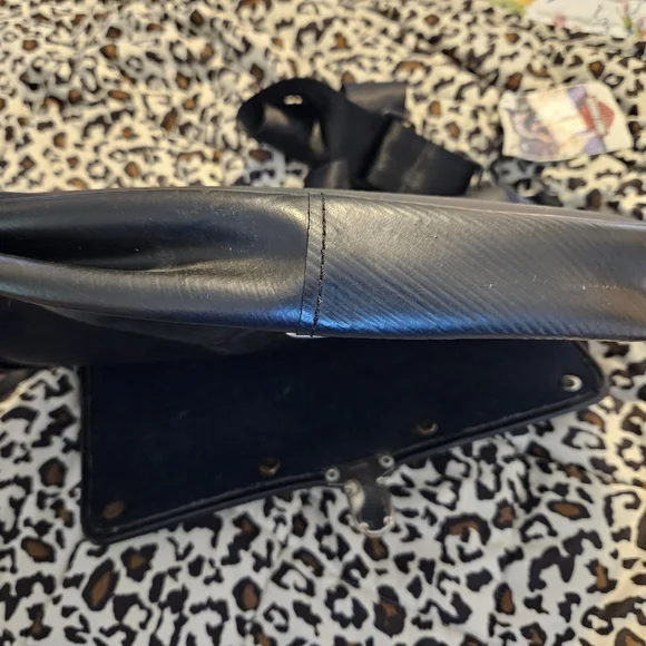 Harley-Davidson License Plate Crossbody Bag - Picture 6 of 7